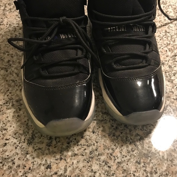 Space jam Jordan’s - Picture 2 of 2